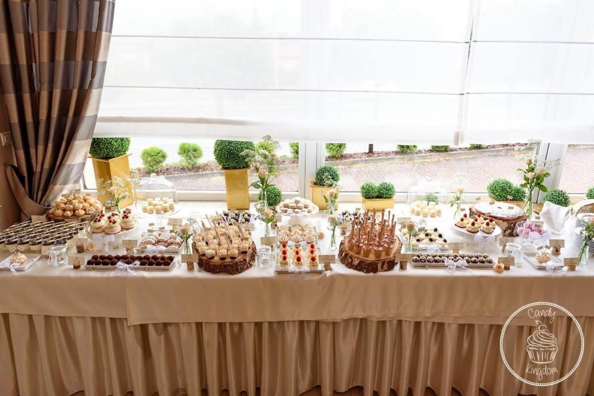 Hotel Magnolia Sitkowka-Nowiny Ngoại thất bức ảnh