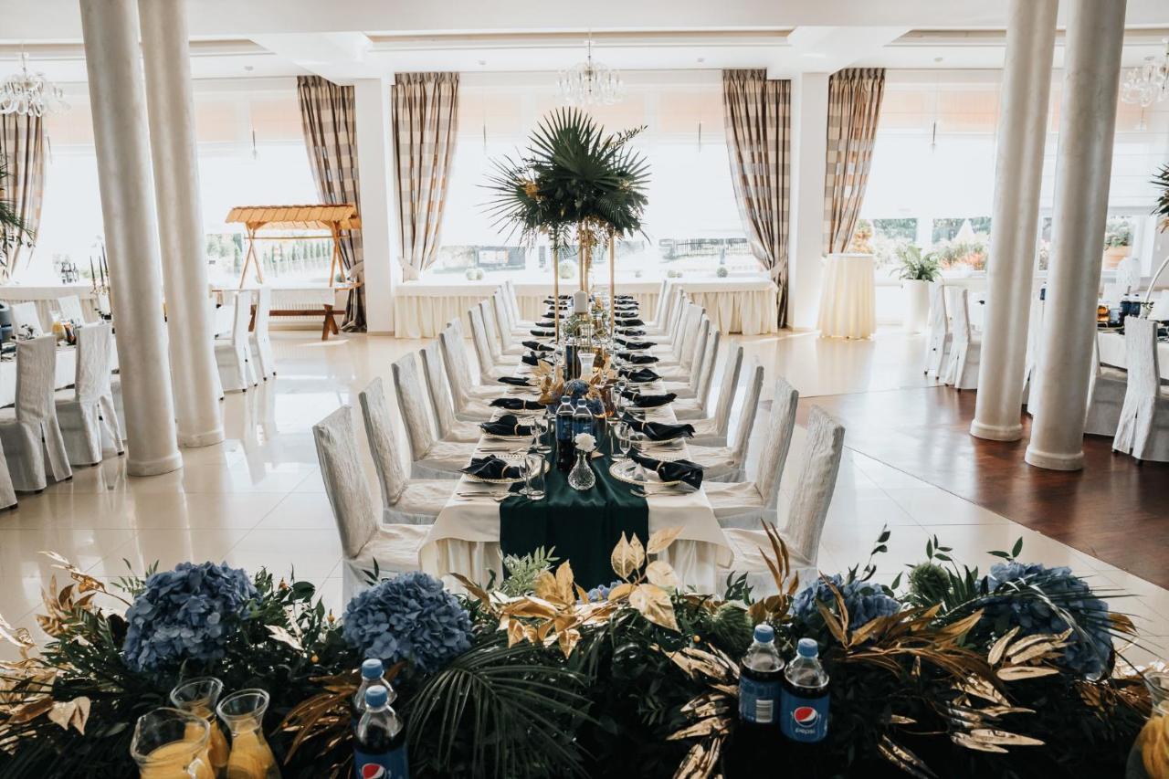 Hotel Magnolia Sitkowka-Nowiny Ngoại thất bức ảnh